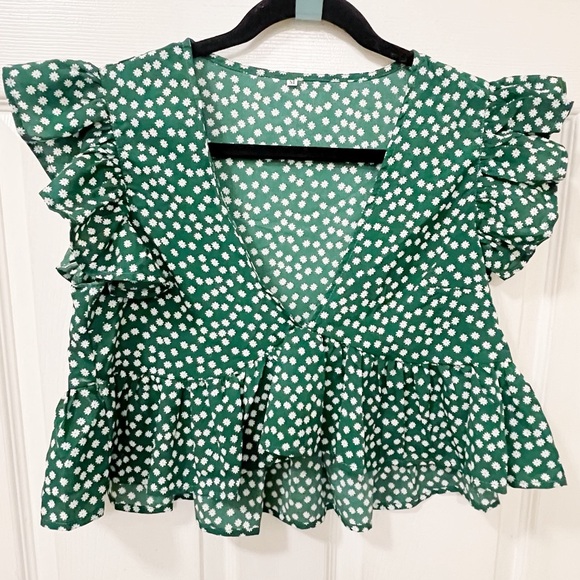 Shein Super Soft Crop Ruffled Top Size M - Picture 3 of 4